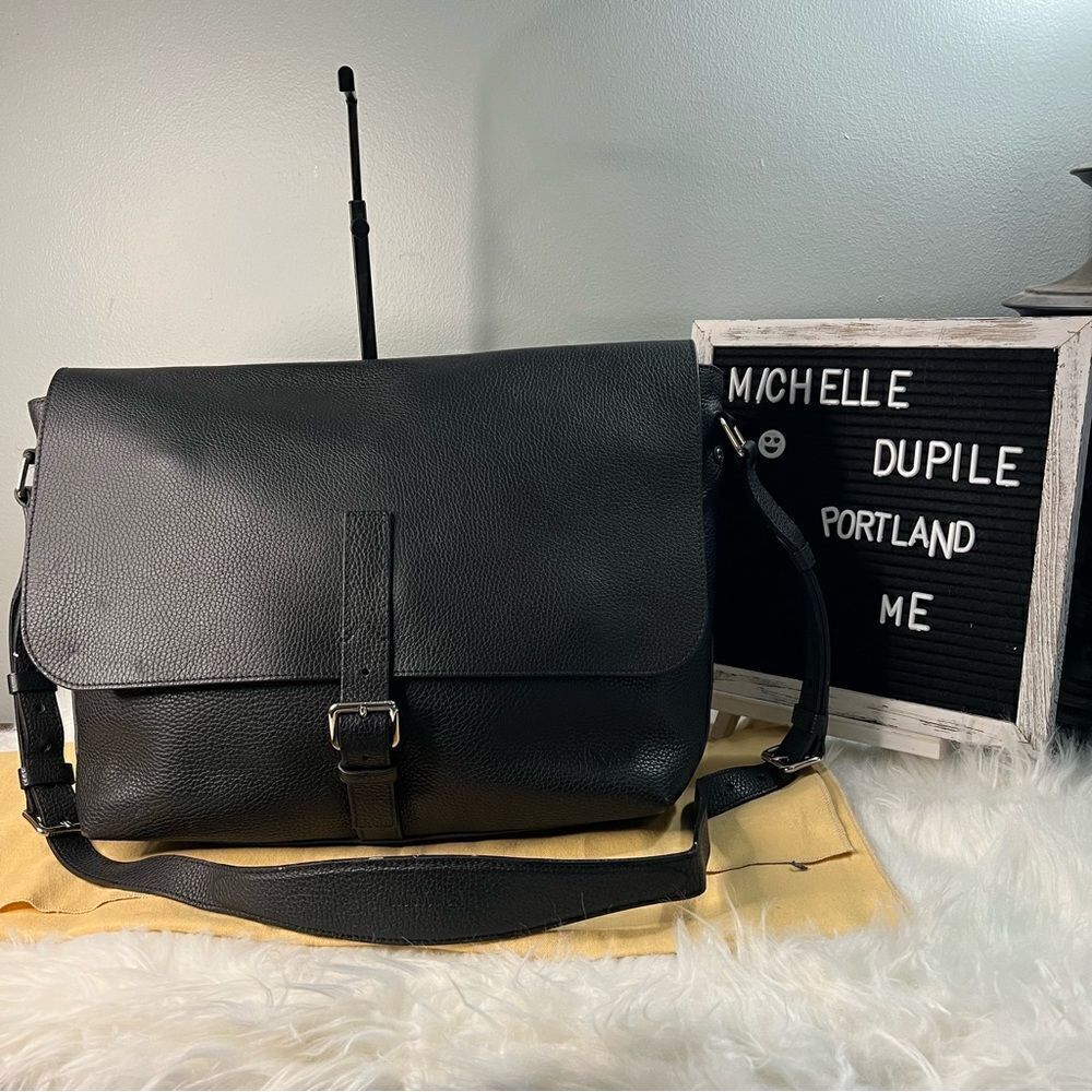 LOUIS vuitton marius taurillon leather messenger bag